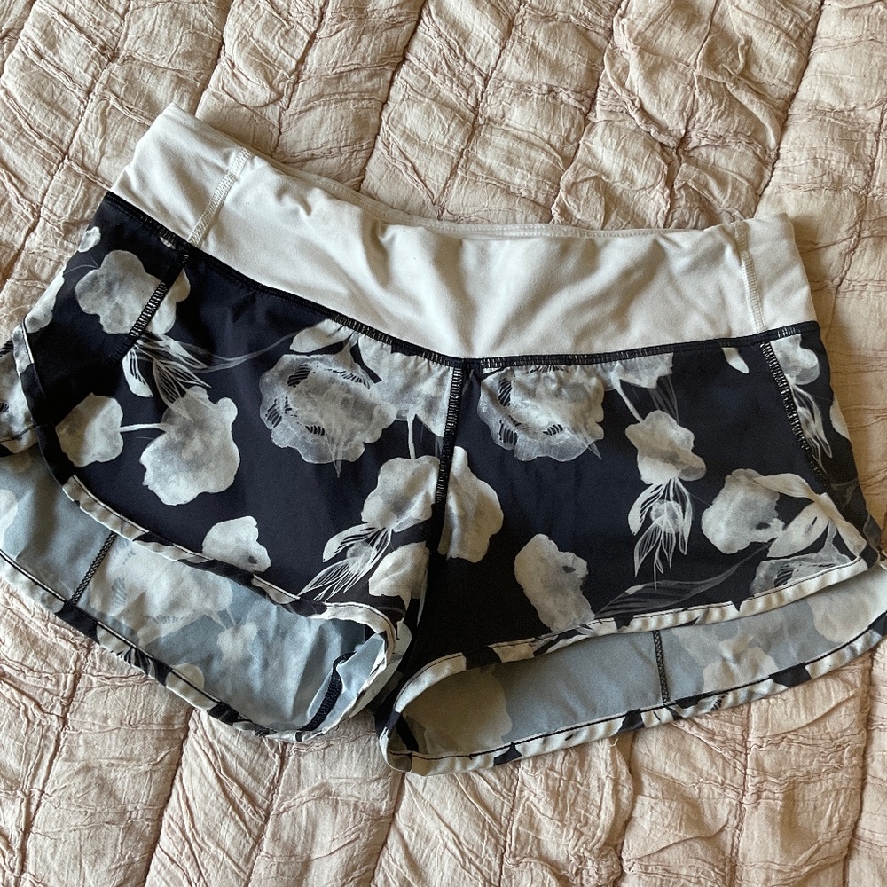 Lululemon Run Short Speed Up Low Rise Lined - image 1